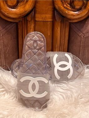Gucci Clear Jelly Slide Sandals with White Logo size 36 USA. 6